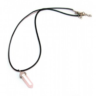 Ожерелье с кулоном из камня (розовый кварц)